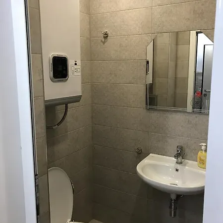 Apartment By Saturday Market