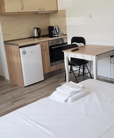 Apartment By Saturday Market